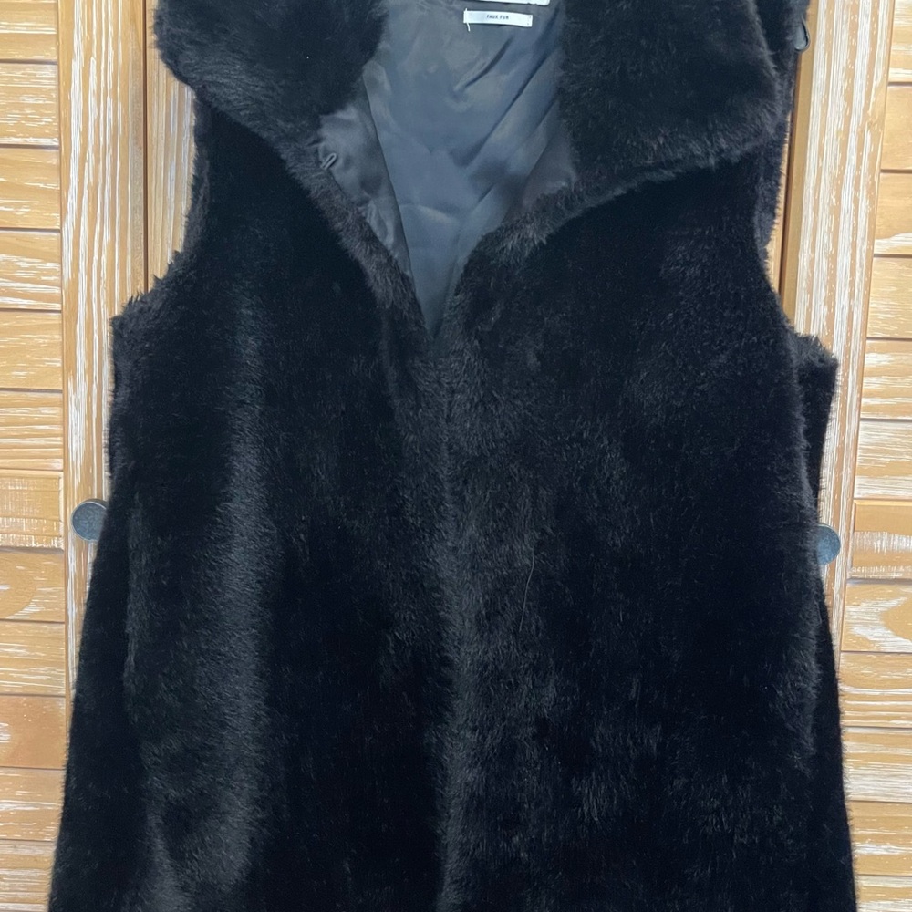 Mango Black Faux Fur Gilet
